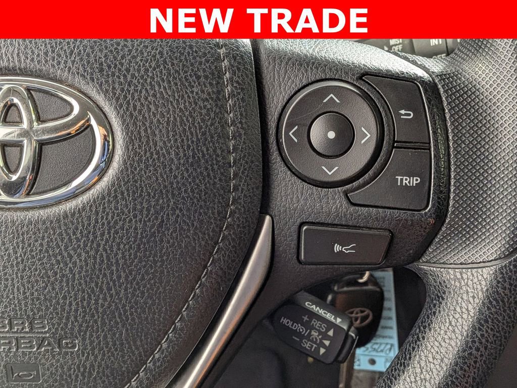 Used 2018 Toyota RAV4 LE FWD image 15