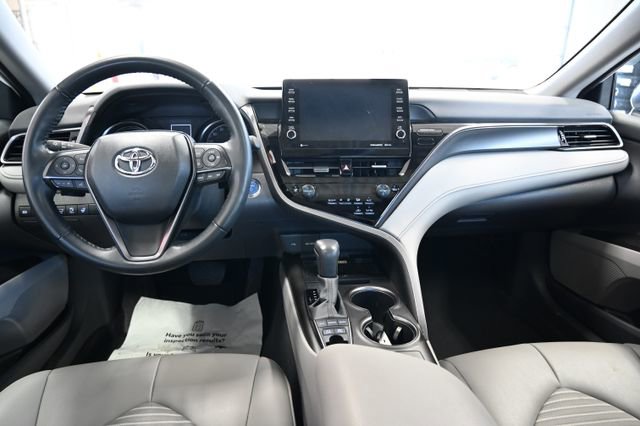 Used 2023 Toyota Camry SE w/ Cold Weather Package image 13