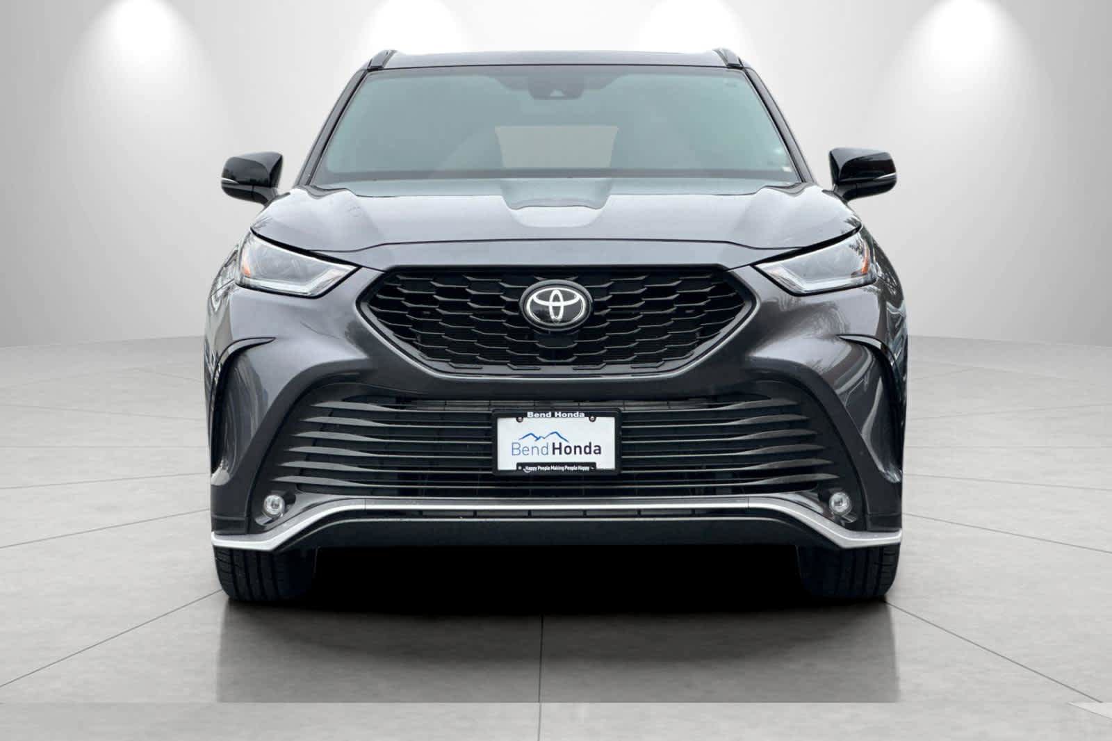 Used 2022 Toyota Highlander XSE AWD/4WD image 10