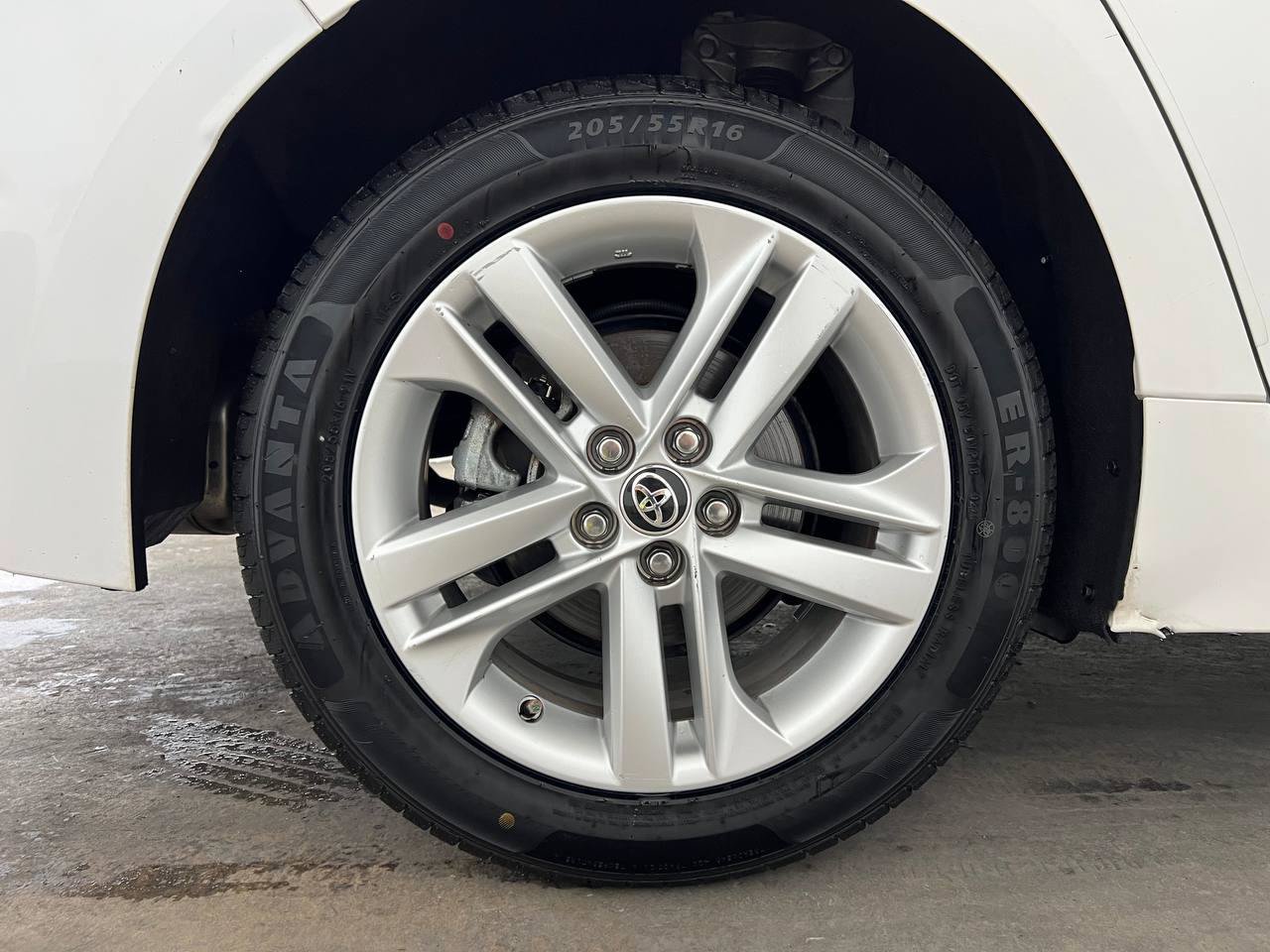 Used 2020 Toyota Corolla SE FWD image 30
