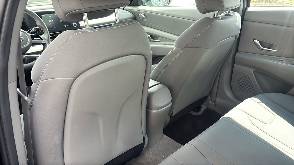 Used 2023 Hyundai Elantra SEL FWD image 30