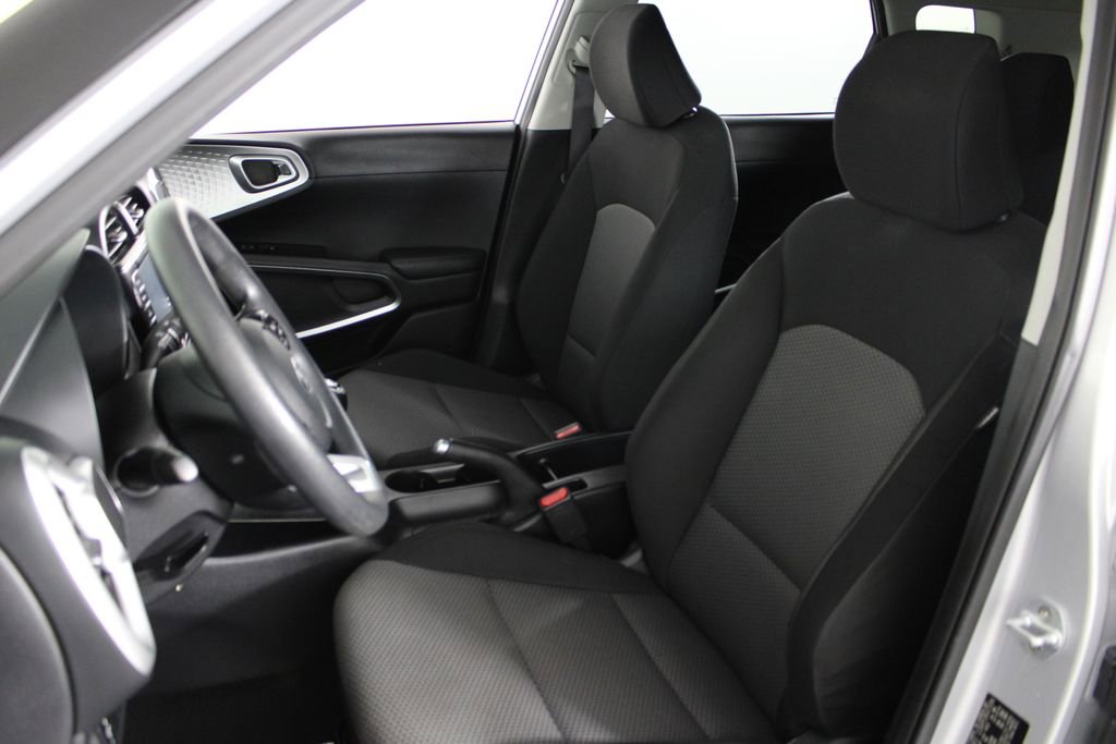 Used 2020 Kia Soul LX image 17