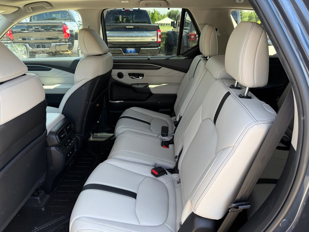 Certified 2026 Honda Pilot Touring image 16