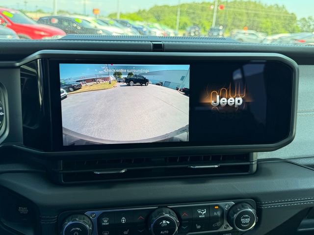Used 2024 Jeep Wrangler Unlimited Sahara AWD/4WD image 25