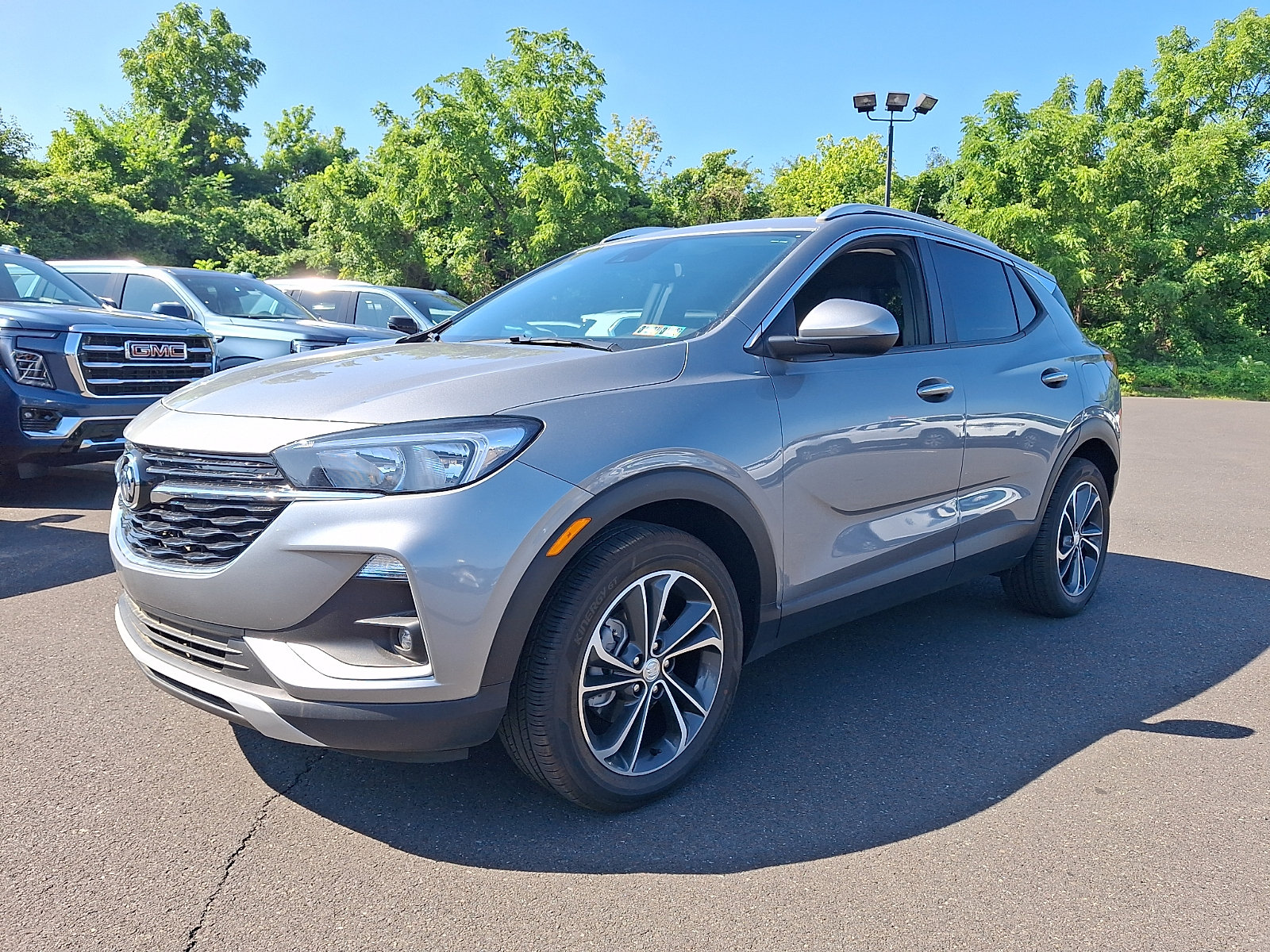 Used 2023 Buick Encore GX Select w/ Safety Package II FWD image 3