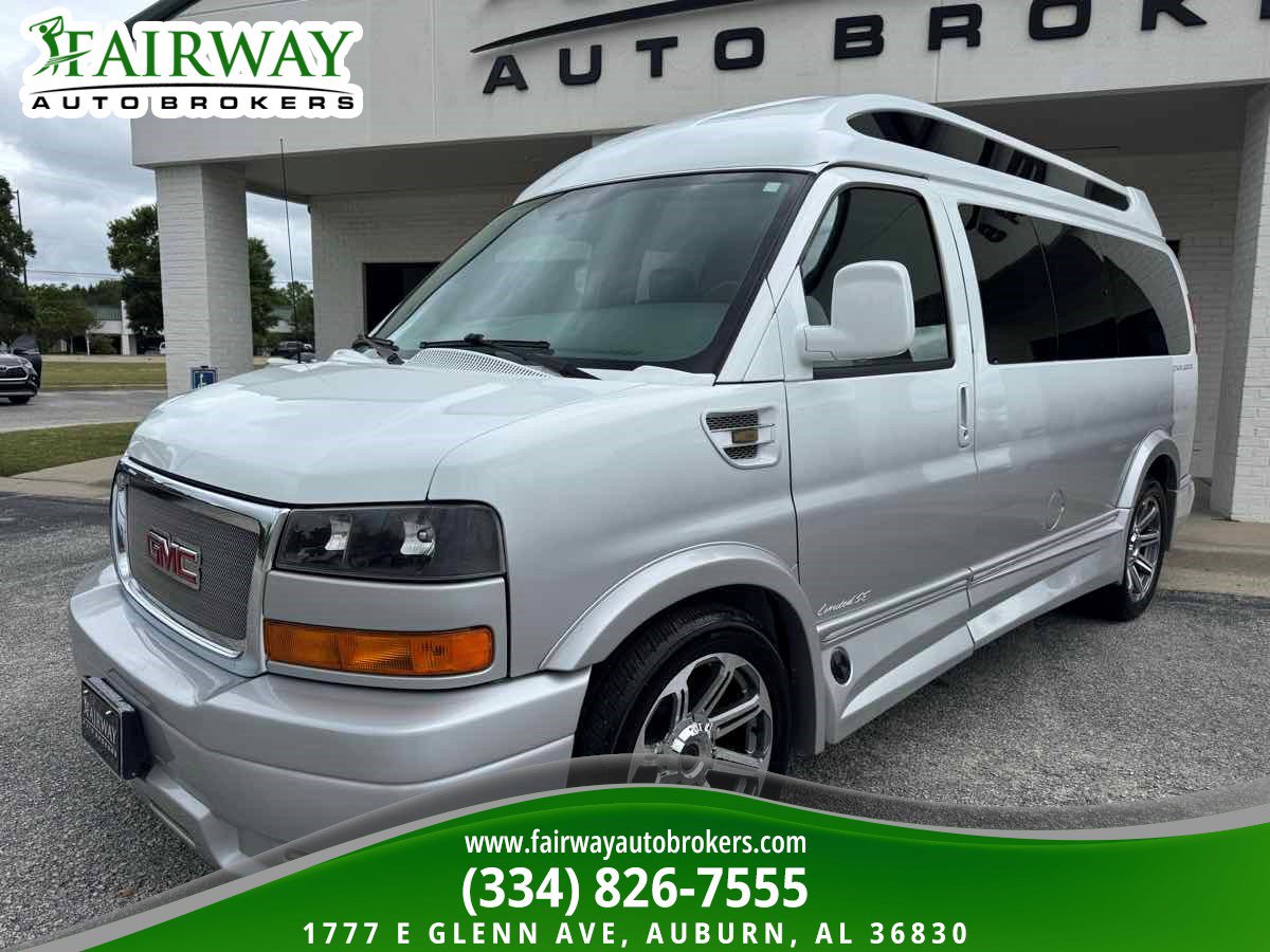 Used 2017 GMC Savana 2500 RWD image 2
