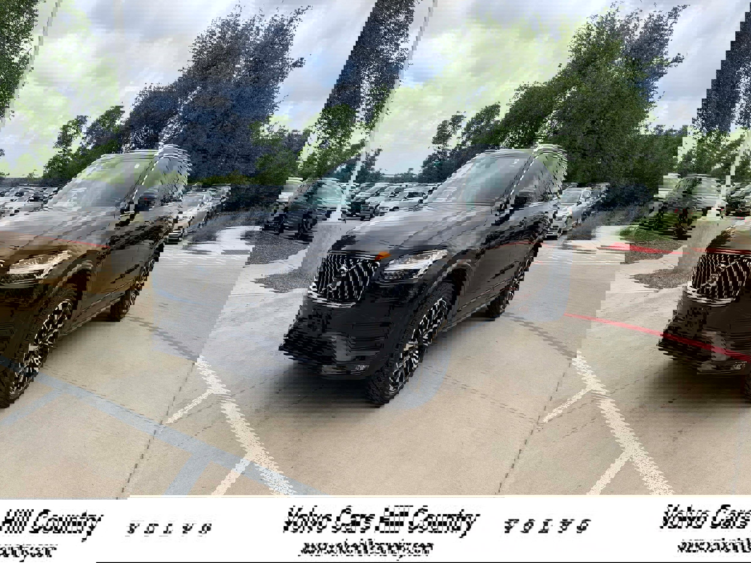 Certified 2022 Volvo XC90 T6 Momentum image 1