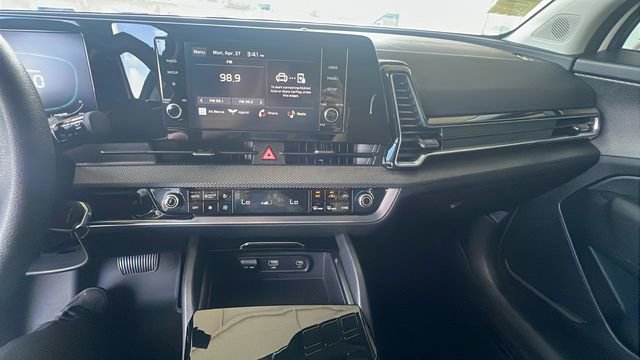 Used 2025 Kia Sportage LX FWD image 19