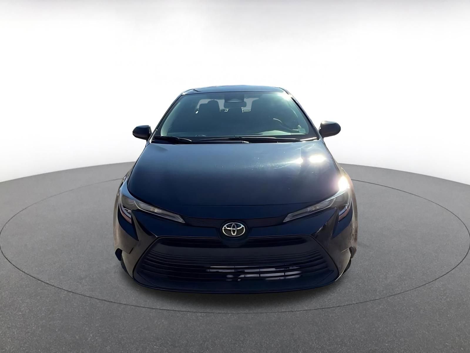 Used 2025 Toyota Corolla LE image 4