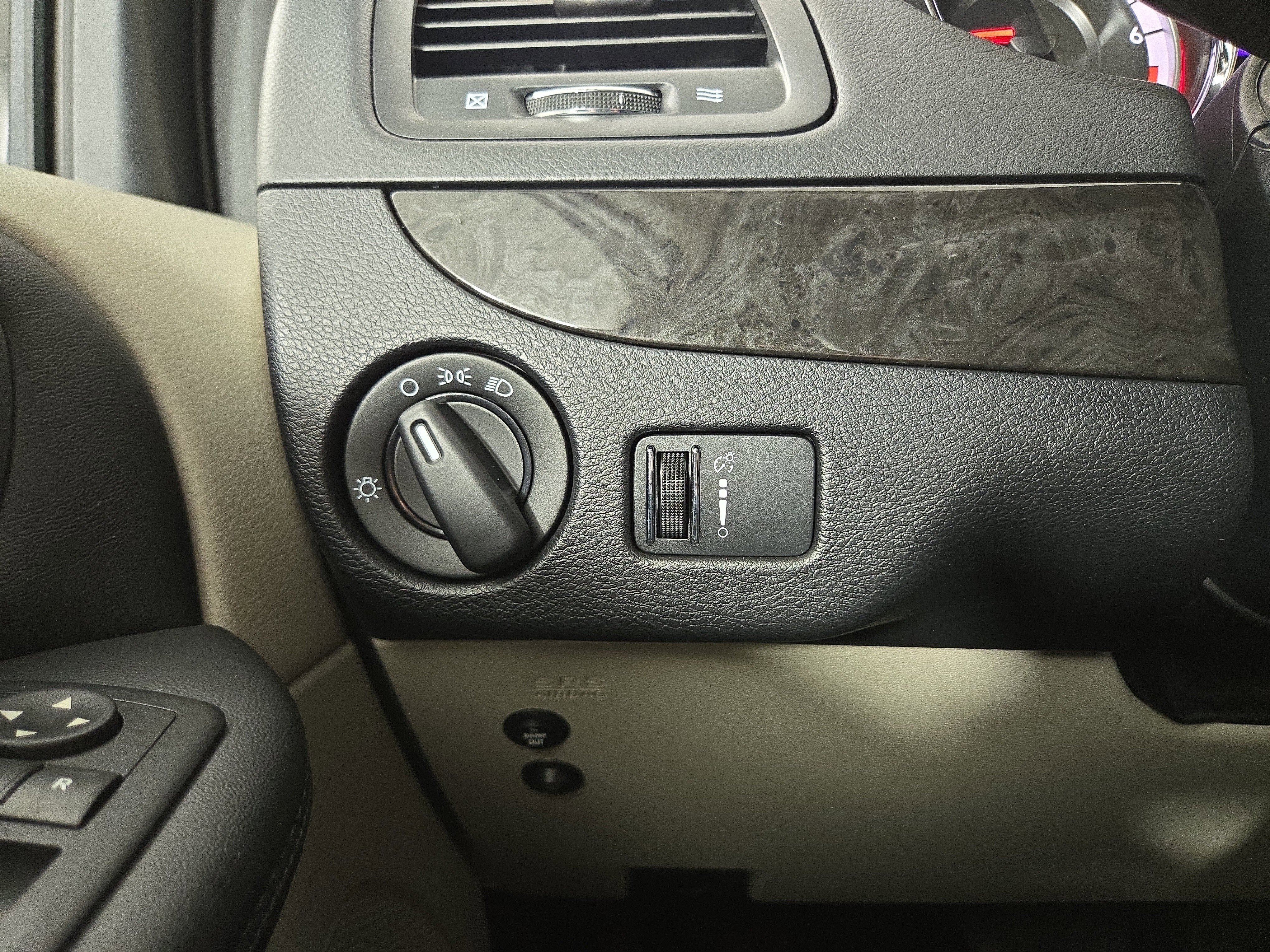 Used 2016 Dodge Grand Caravan SXT w/ UConnect Hands-Free Group image 26