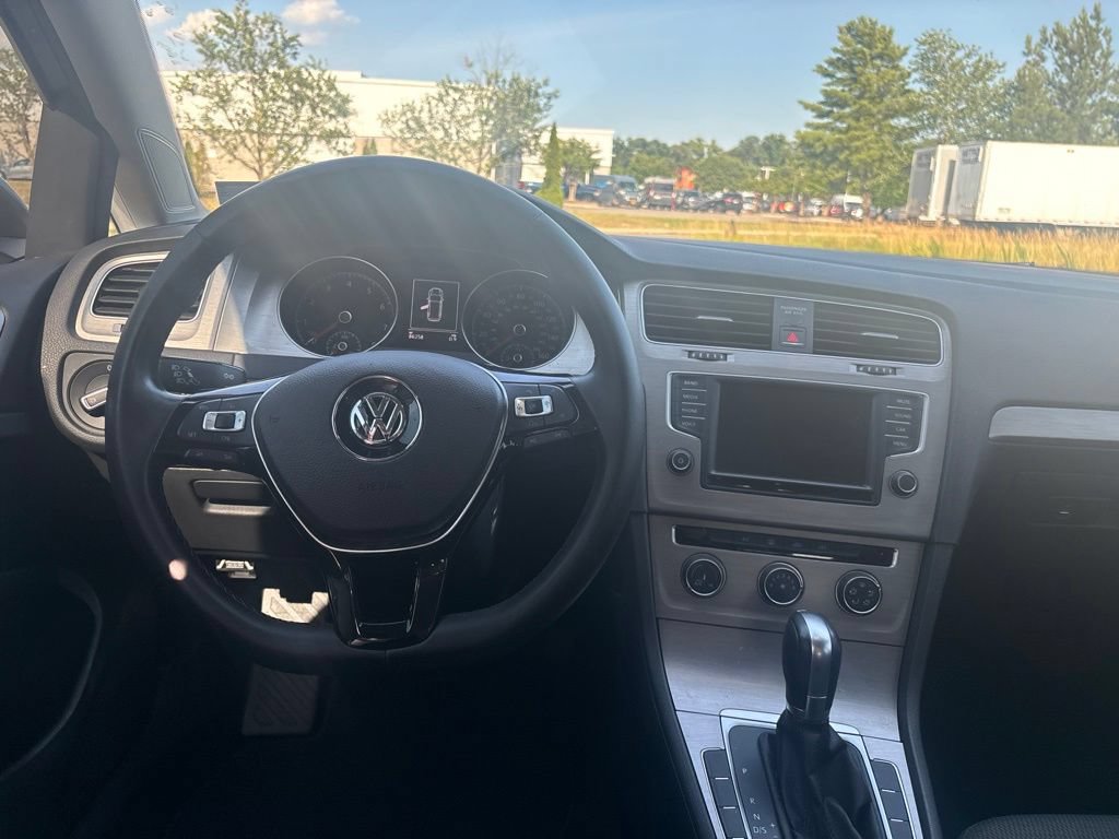 Used 2016 Volkswagen Golf S FWD image 13