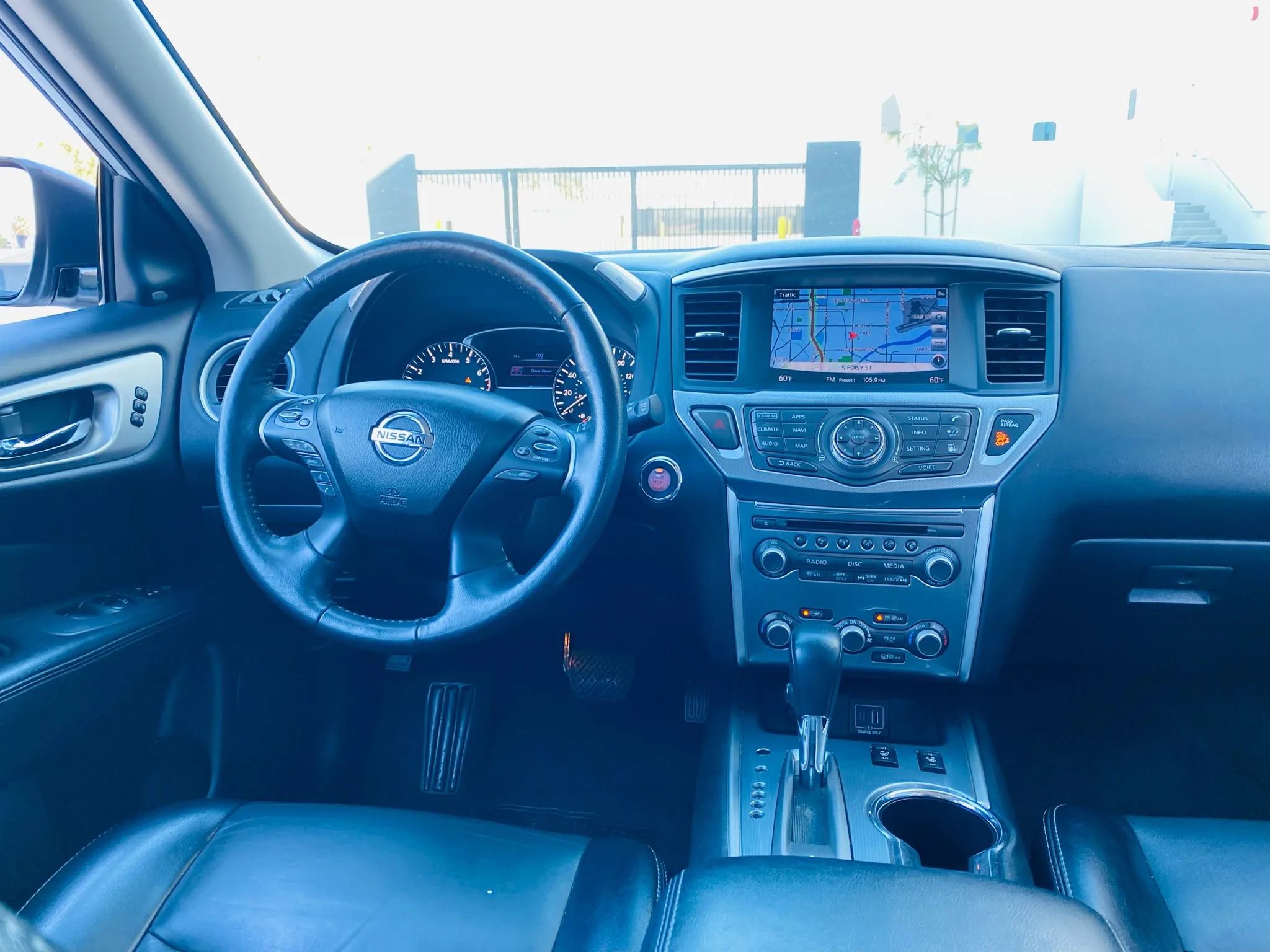 Used 2020 Nissan Pathfinder SL image 18