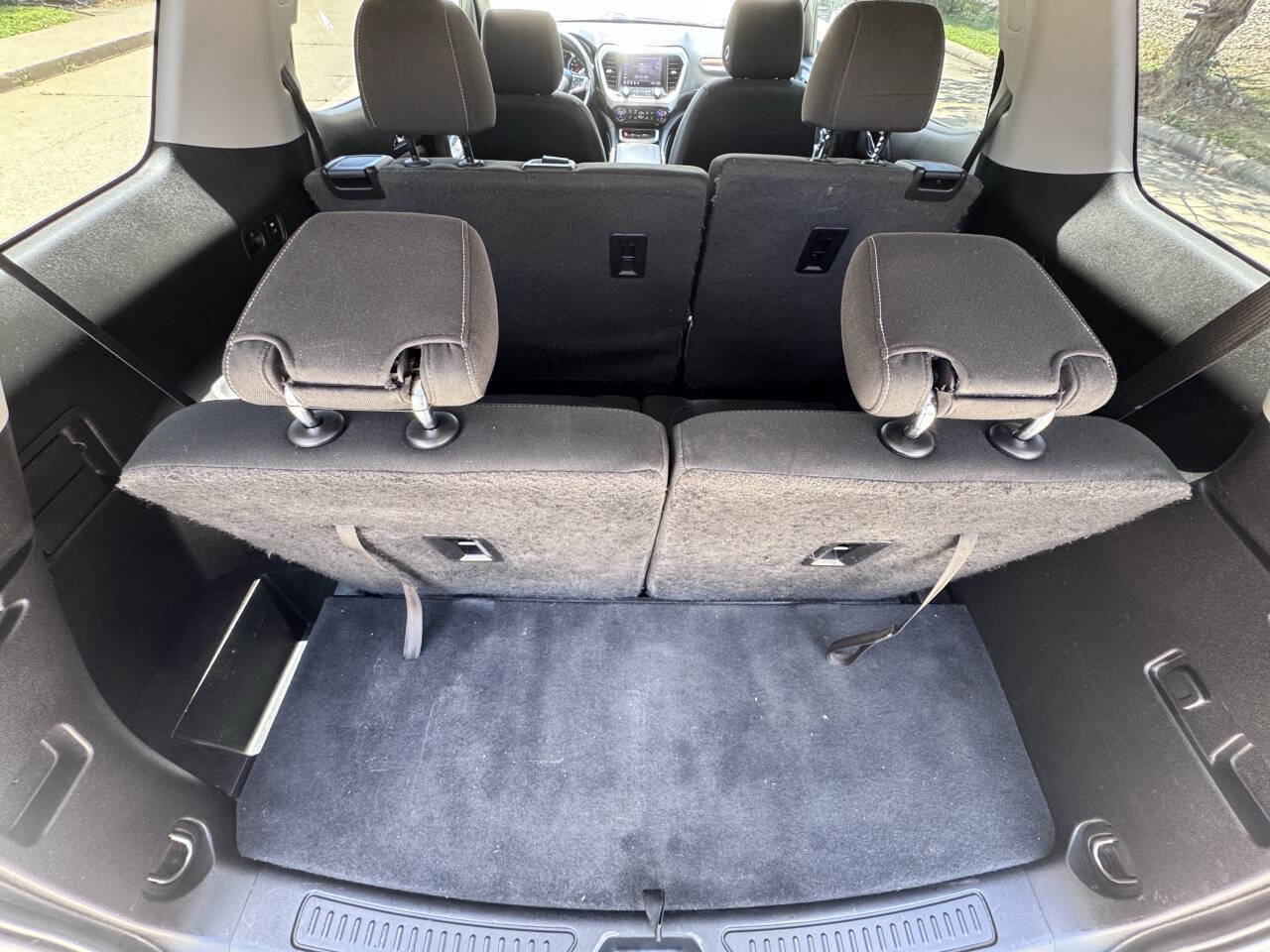 Used 2020 GMC Acadia SLE image 22