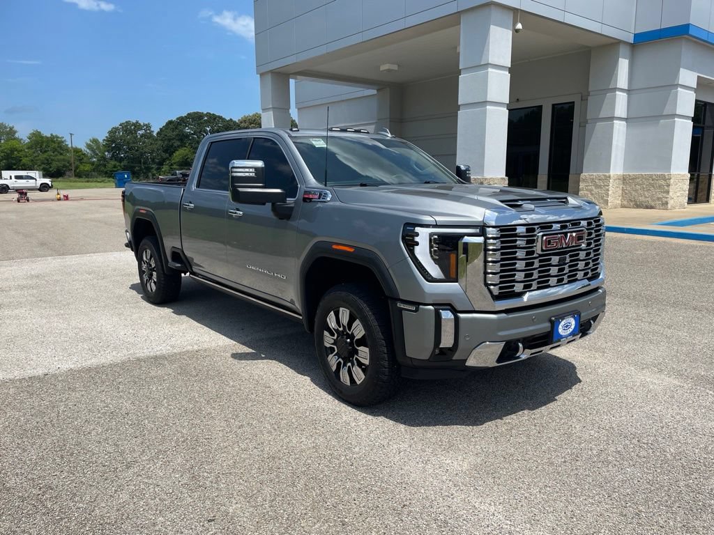 Used 2025 GMC Sierra 2500 Denali w/ Denali Reserve Package AWD/4WD image 9