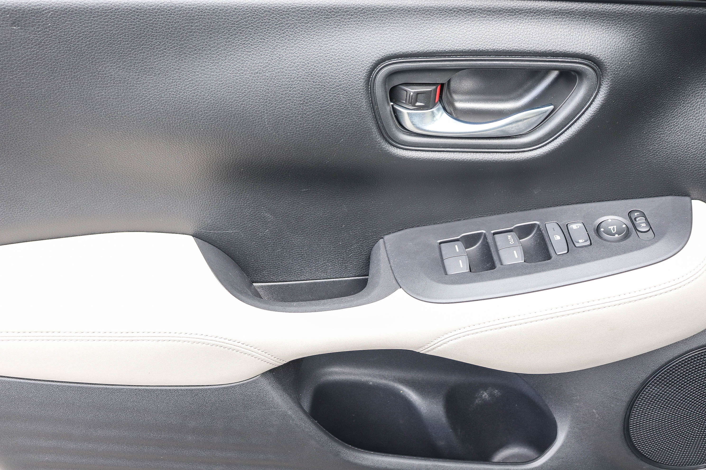 Certified 2024 Honda HR-V LX image 24
