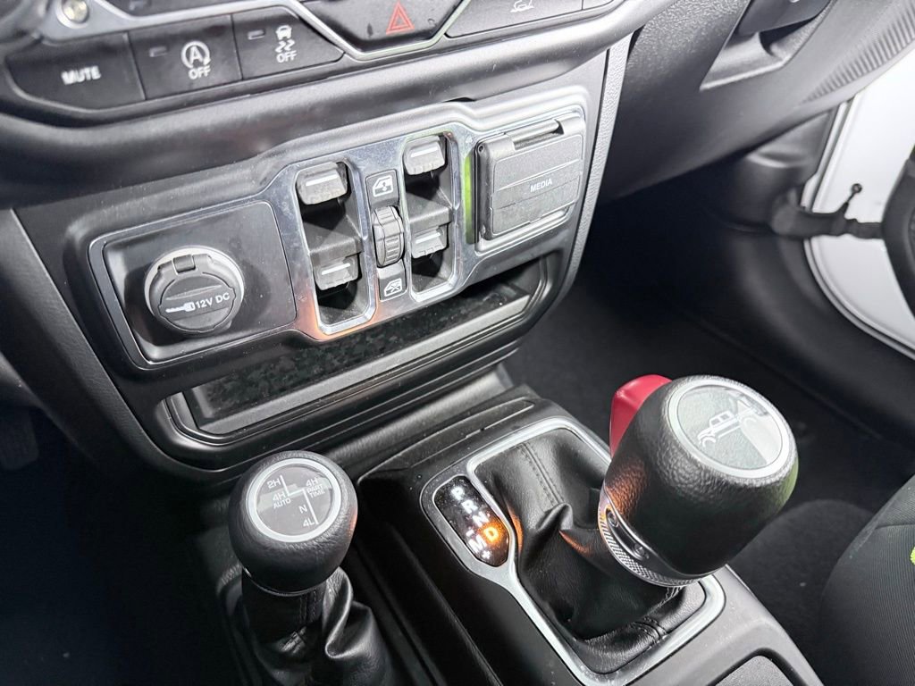 Used 2022 Jeep Gladiator Willys image 19