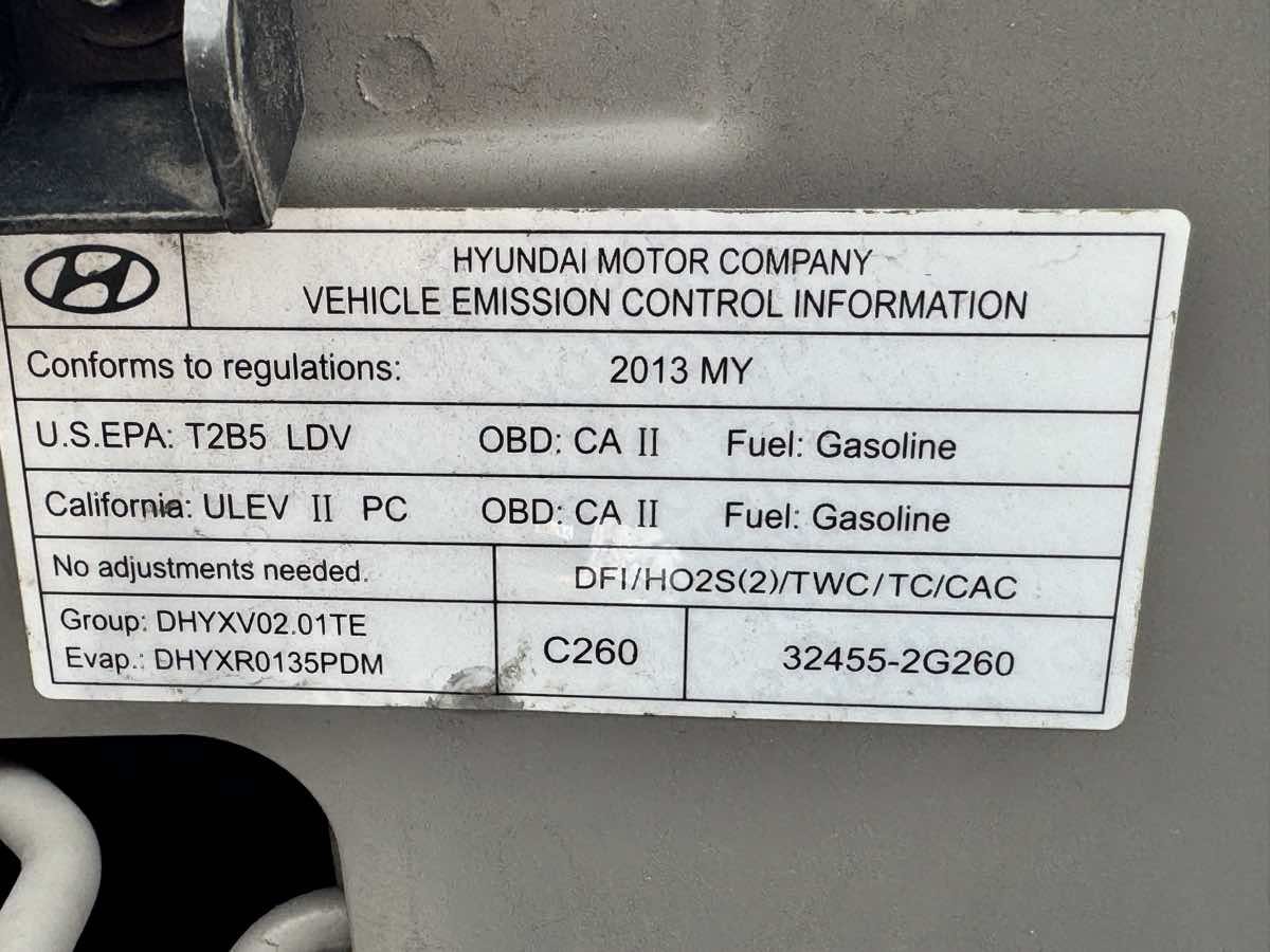 Used 2013 Hyundai Santa Fe Sport 2.0T FWD image 23