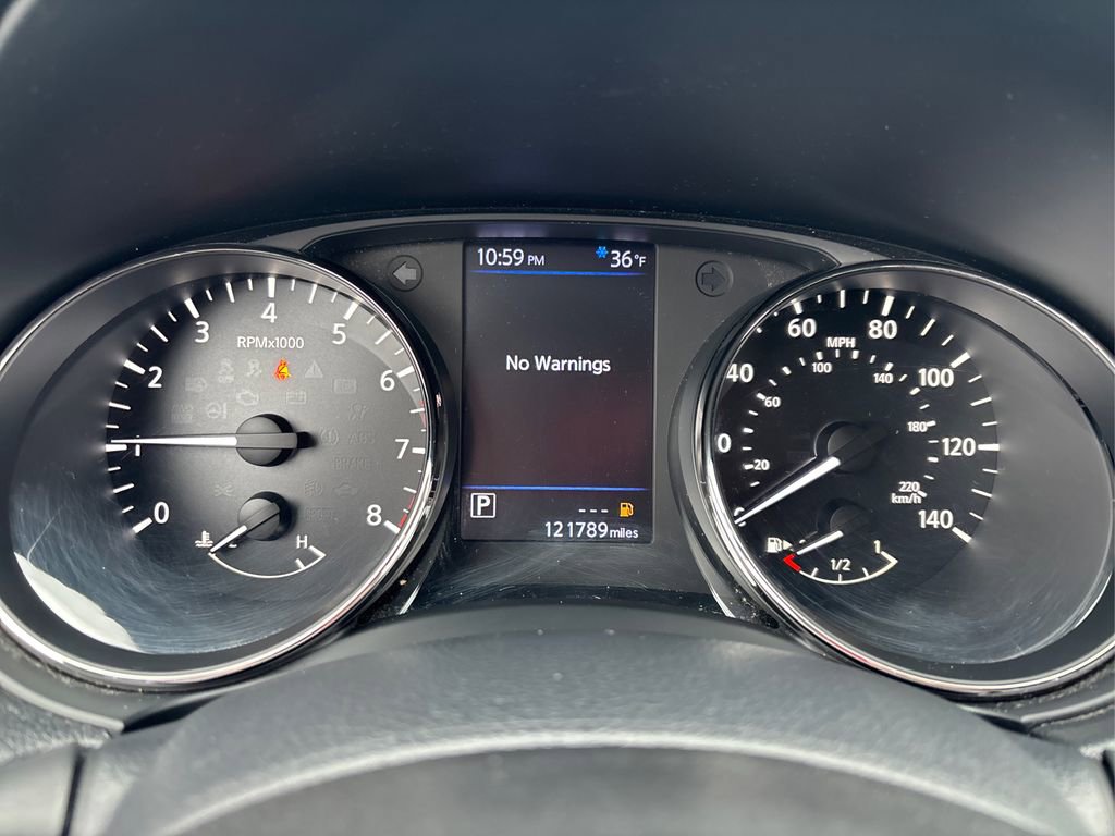 Used 2018 Nissan Rogue SV image 22