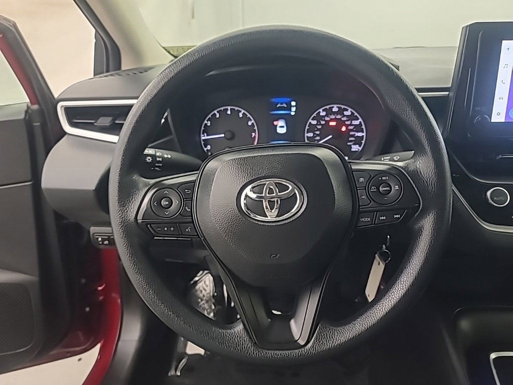 Used 2025 Toyota Corolla LE FWD image 33