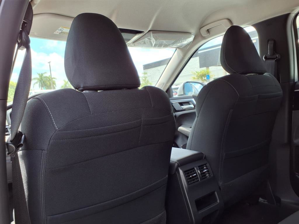 New 2025 Mitsubishi Outlander ES image 8