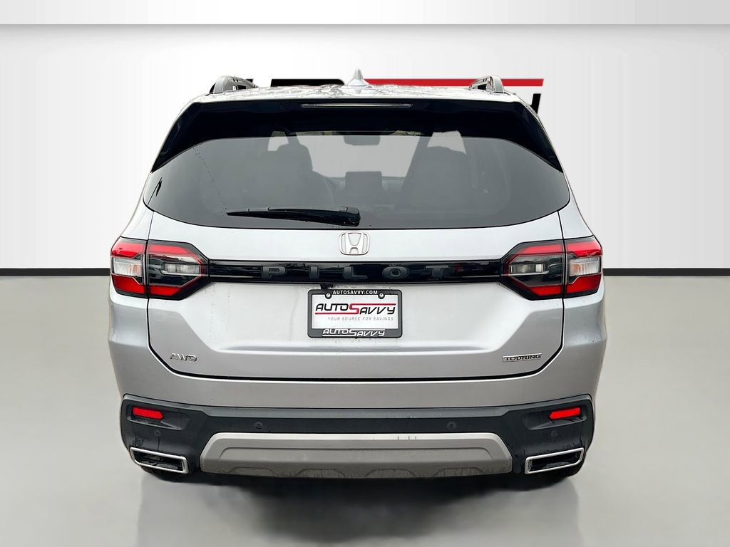 Used 2024 Honda Pilot Touring image 6