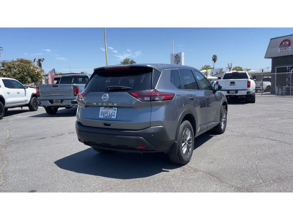Used 2021 Nissan Rogue S FWD image 2