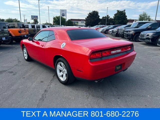 Used 2014 Dodge Challenger SXT RWD image 3