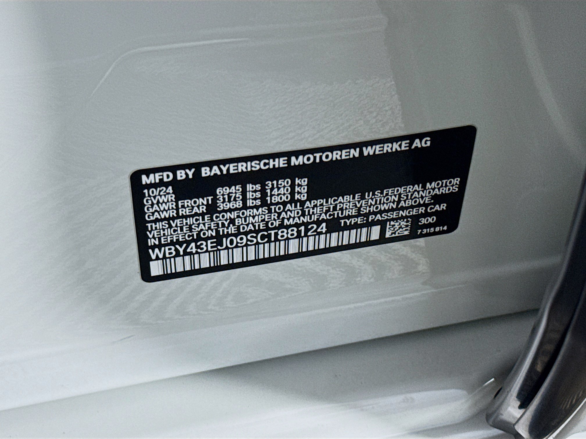 Used 2025 BMW i7 eDrive50 w/ M Sport Package RWD image 40