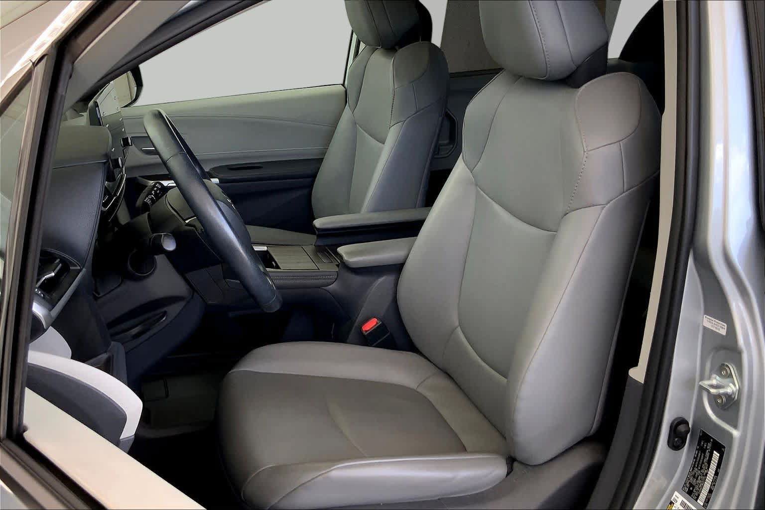 Used 2021 Toyota Sienna XLE FWD image 8