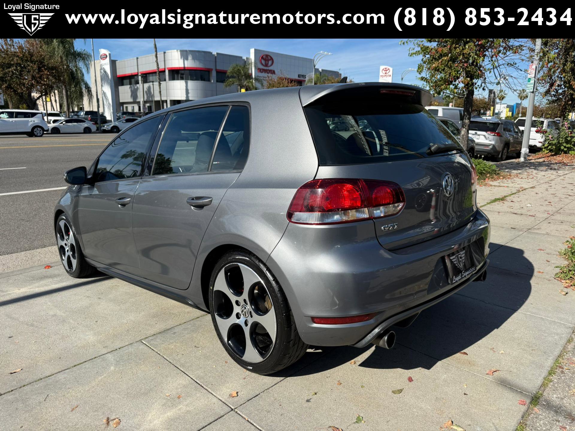 Used 2012 Volkswagen Golf 4-Door image 5