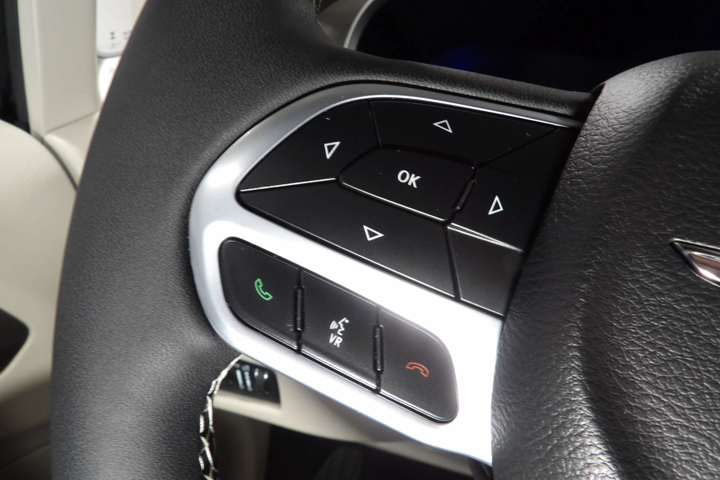 Used 2024 Chrysler Pacifica Limited FWD image 29