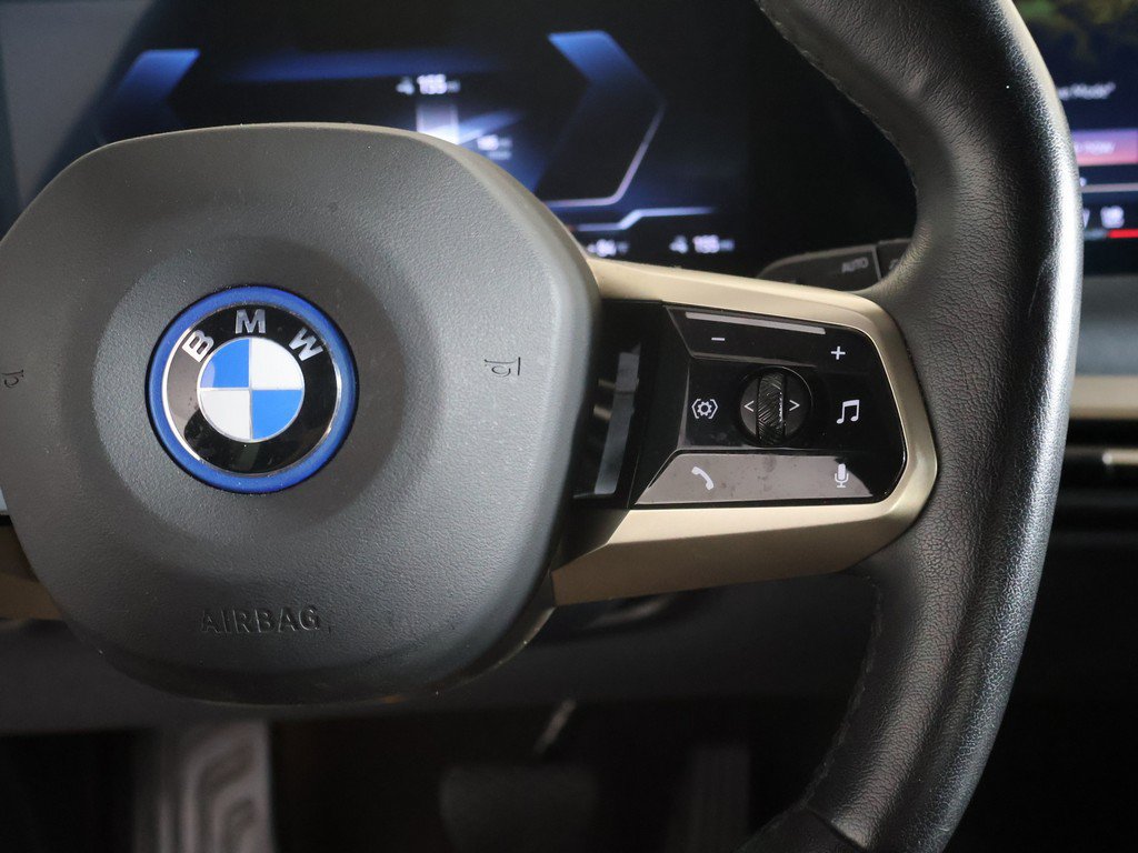 Used 2024 BMW iX xDrive50 AWD/4WD image 40