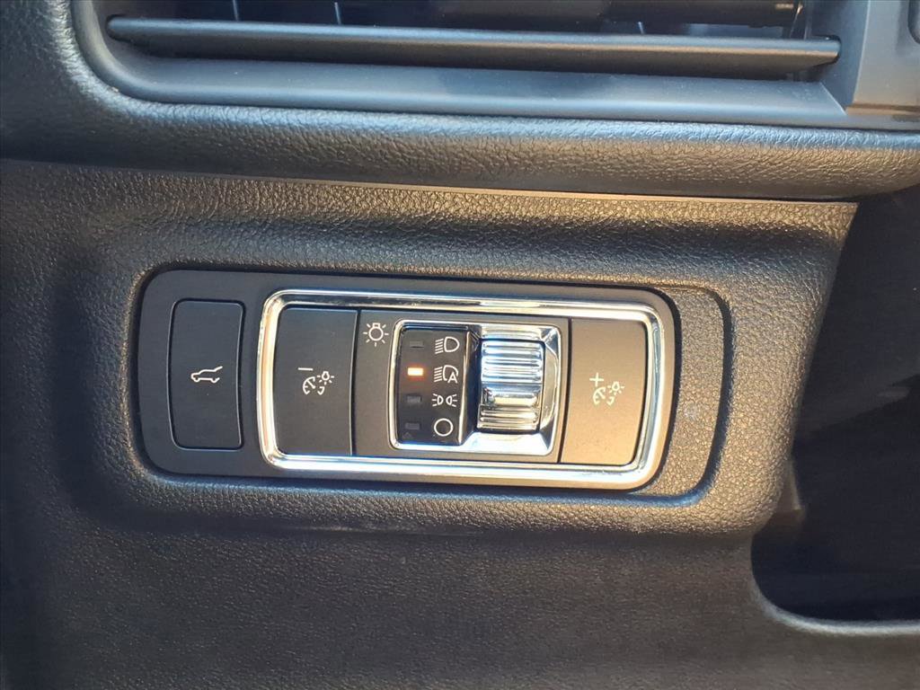 Used 2022 Lincoln Corsair AWD w/ Premium Package image 18