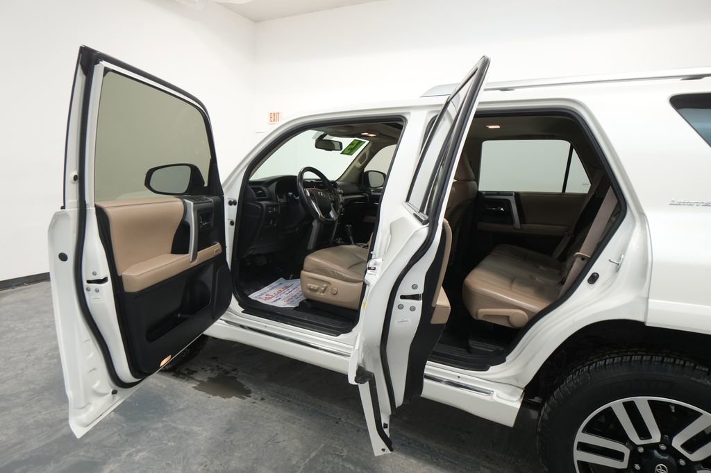 Used 2015 Toyota 4Runner Limited image 23