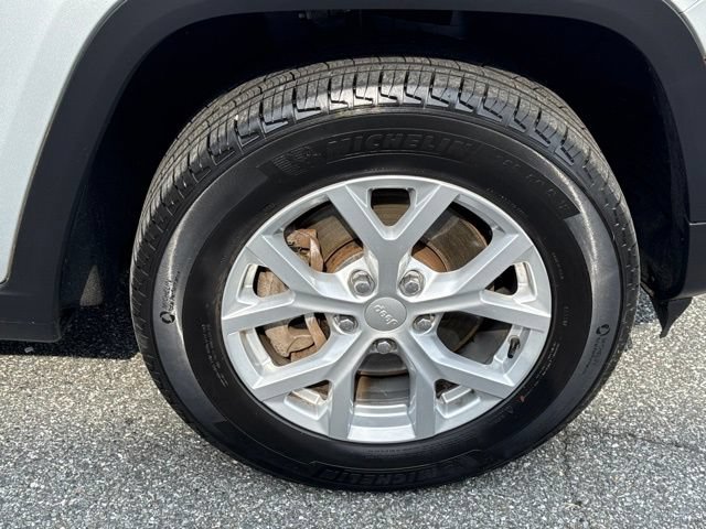 Used 2023 Jeep Grand Cherokee L Limited AWD/4WD image 29