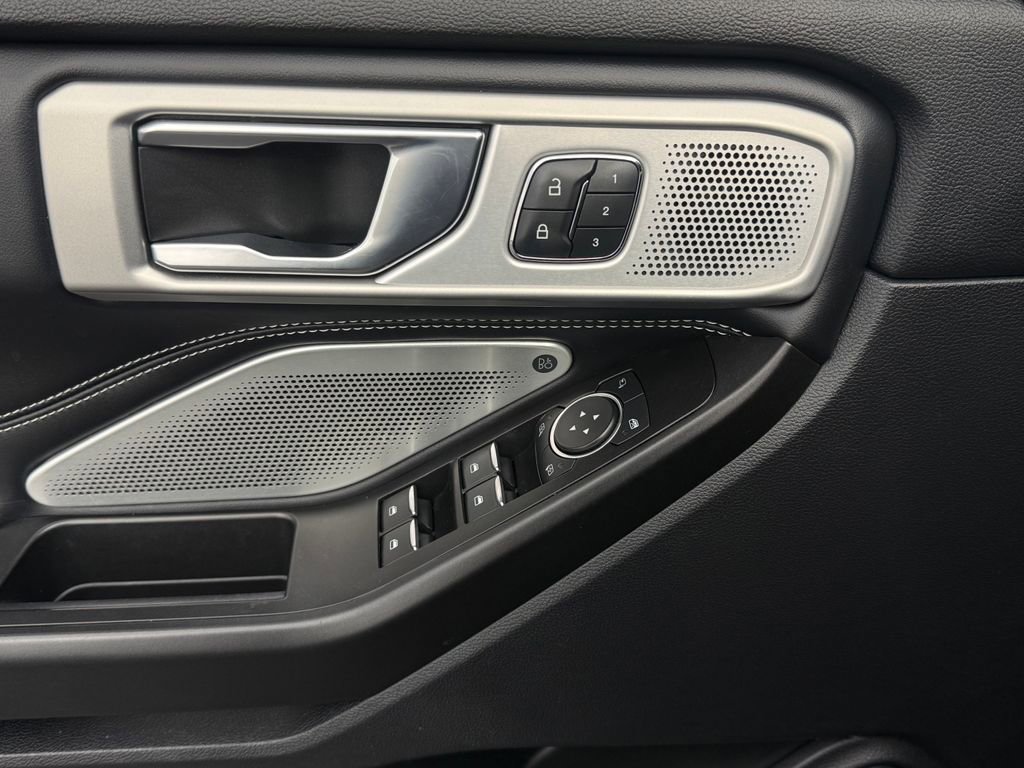 Used 2020 Ford Explorer ST w/ ST Street Pack image 16