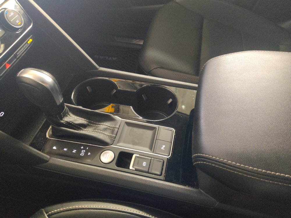 Used 2022 Volkswagen Atlas SE FWD image 26