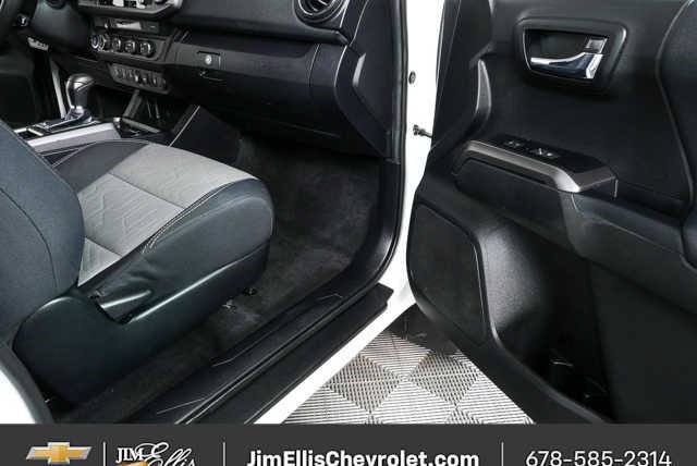 Used 2022 Toyota Tacoma TRD Sport w/ Technology Package AWD/4WD image 22