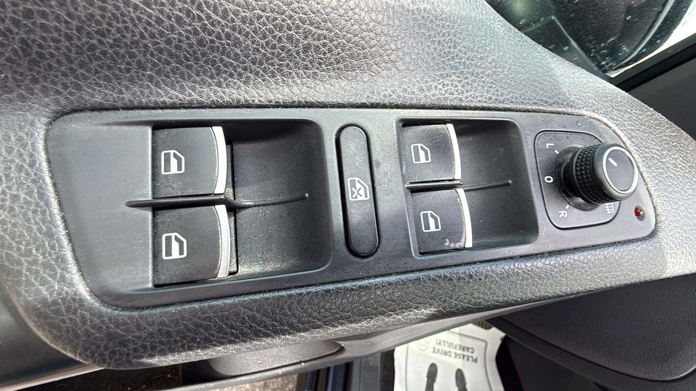 Used 2017 Volkswagen Tiguan Wolfsburg Edition AWD/4WD image 14