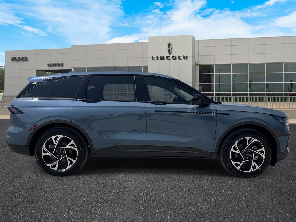 New 2026 Lincoln Nautilus Premier w/ Jet Appearance Package image 2