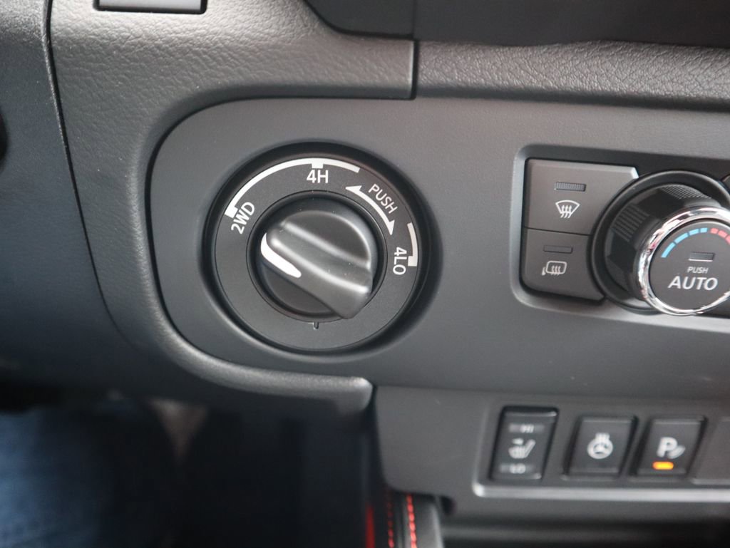 New 2026 Nissan Frontier PRO-4X w/ Pro-4x Convenience Package image 18