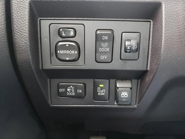 Used 2016 Toyota Tundra SR5 w/ TRD Off Road Package AWD/4WD image 20