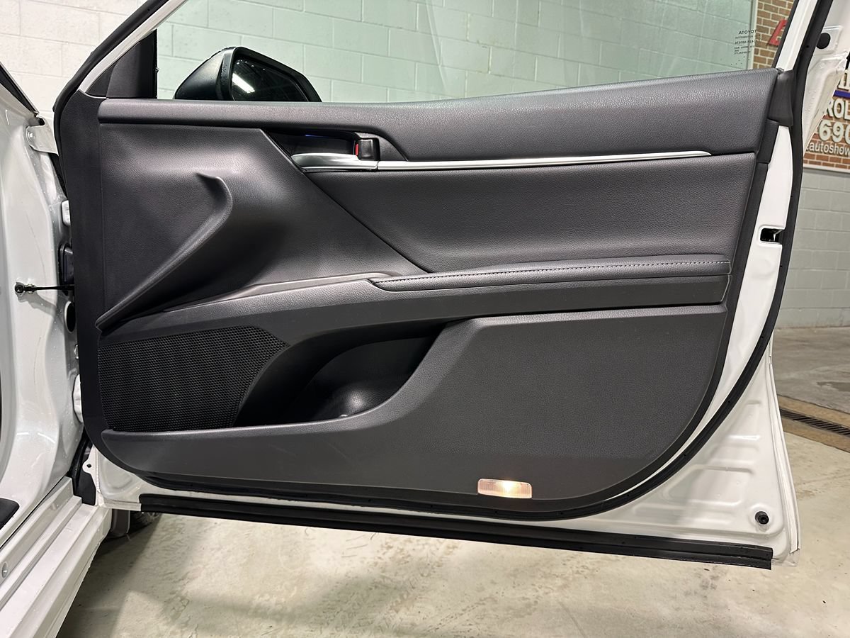Used 2022 Toyota Camry XSE w/ Carpet Mat Package (TMS) FWD image 8