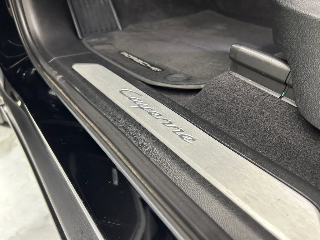 Certified 2020 Porsche Cayenne AWD/4WD image 15