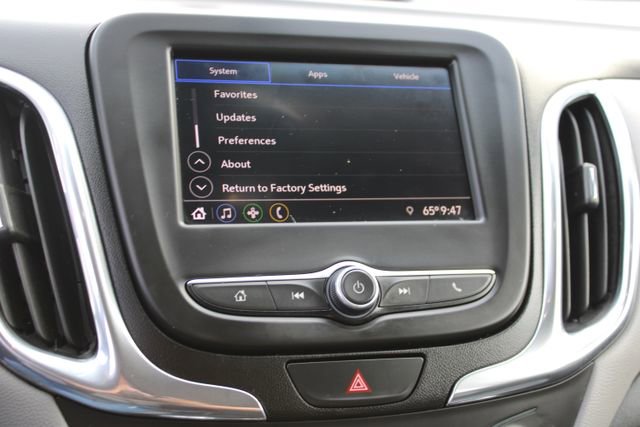 Used 2021 Chevrolet Equinox LS image 22