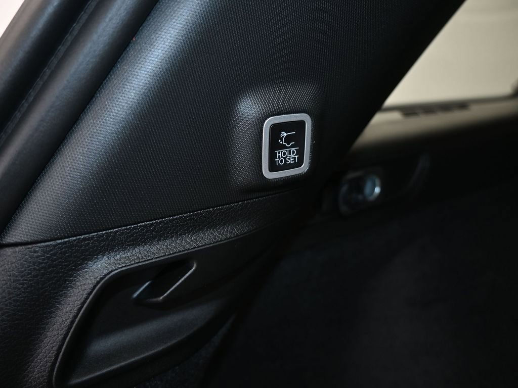 Used 2024 Jeep Grand Cherokee Overland w/ Luxury Tech Group IV image 36