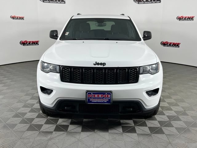 Used 2018 Jeep Grand Cherokee Laredo AWD/4WD image 4