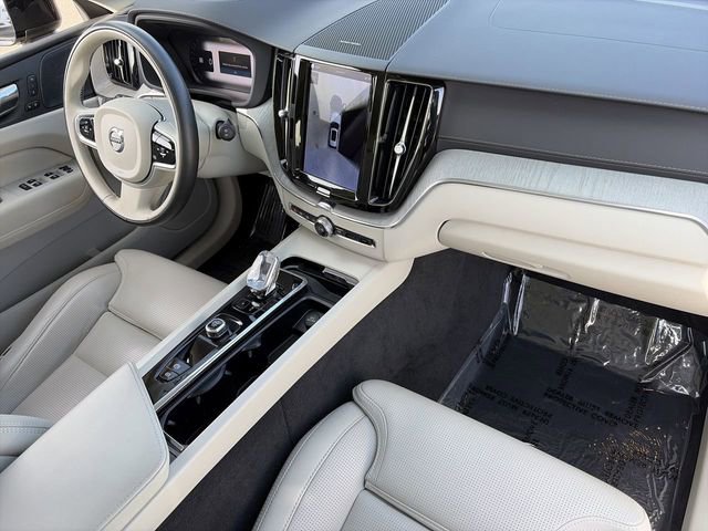 Used 2023 Volvo XC60 B5 Ultimate w/ Climate Package FWD image 13