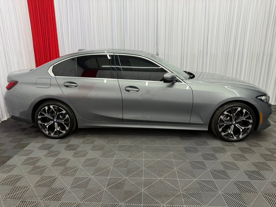 Used 2025 BMW 330i xDrive Sedan w/ Convenience Package AWD/4WD image 3