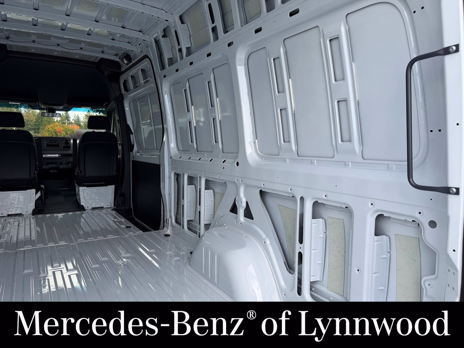 Used 2025 Mercedes-Benz Sprinter 2500 image 13